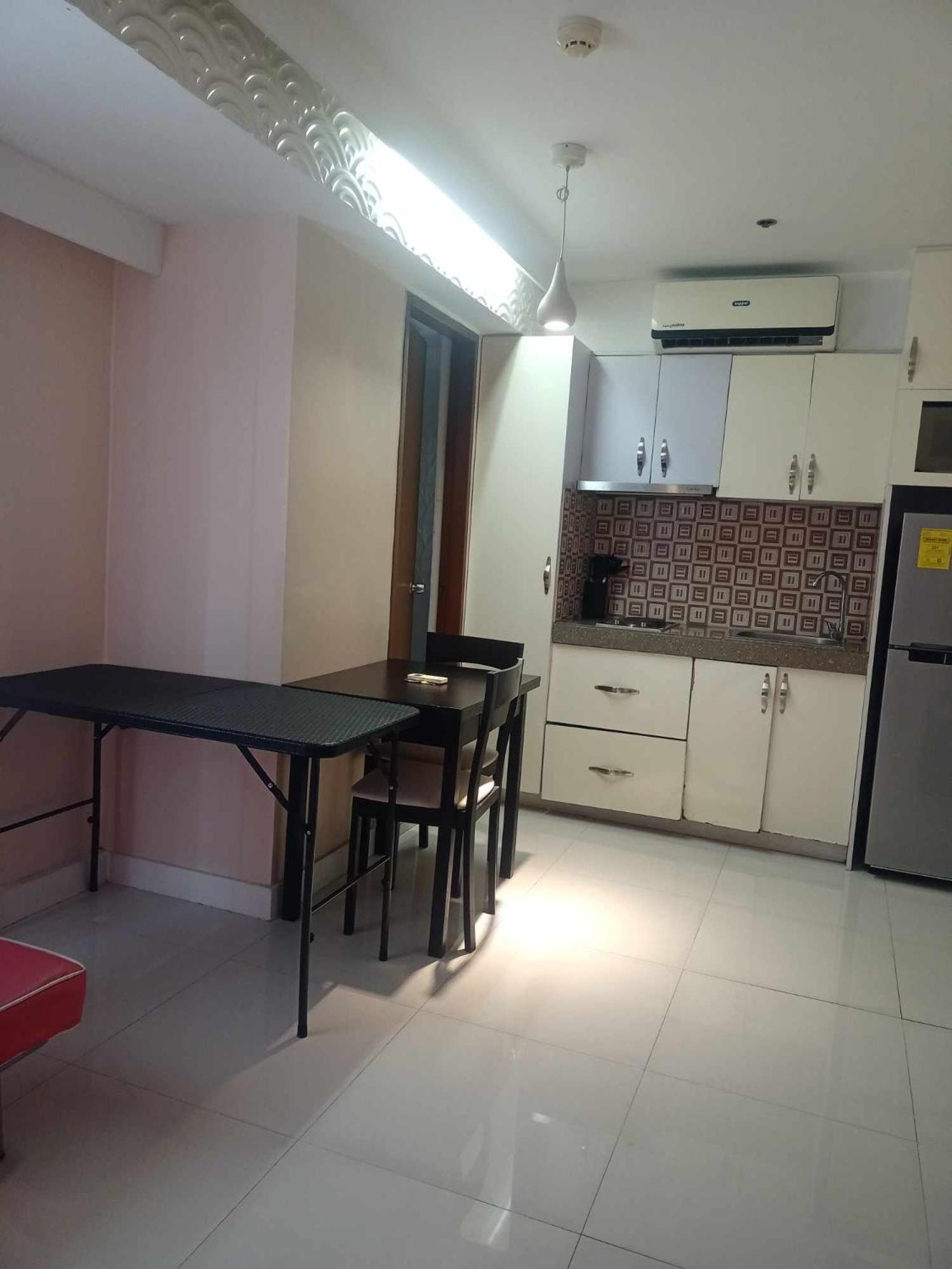 2 Bedrooms Units Forbes Area 5Th Avenue Bgc Center Manila Exterior photo