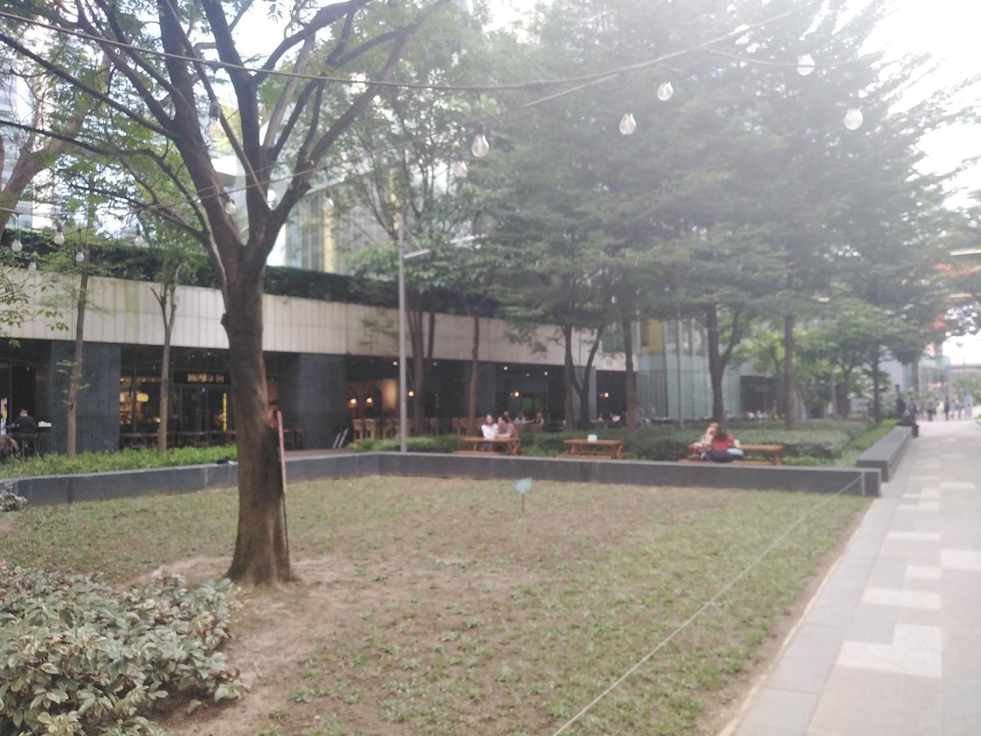 2 Bedrooms Units Forbes Area 5Th Avenue Bgc Center Manila Exterior photo