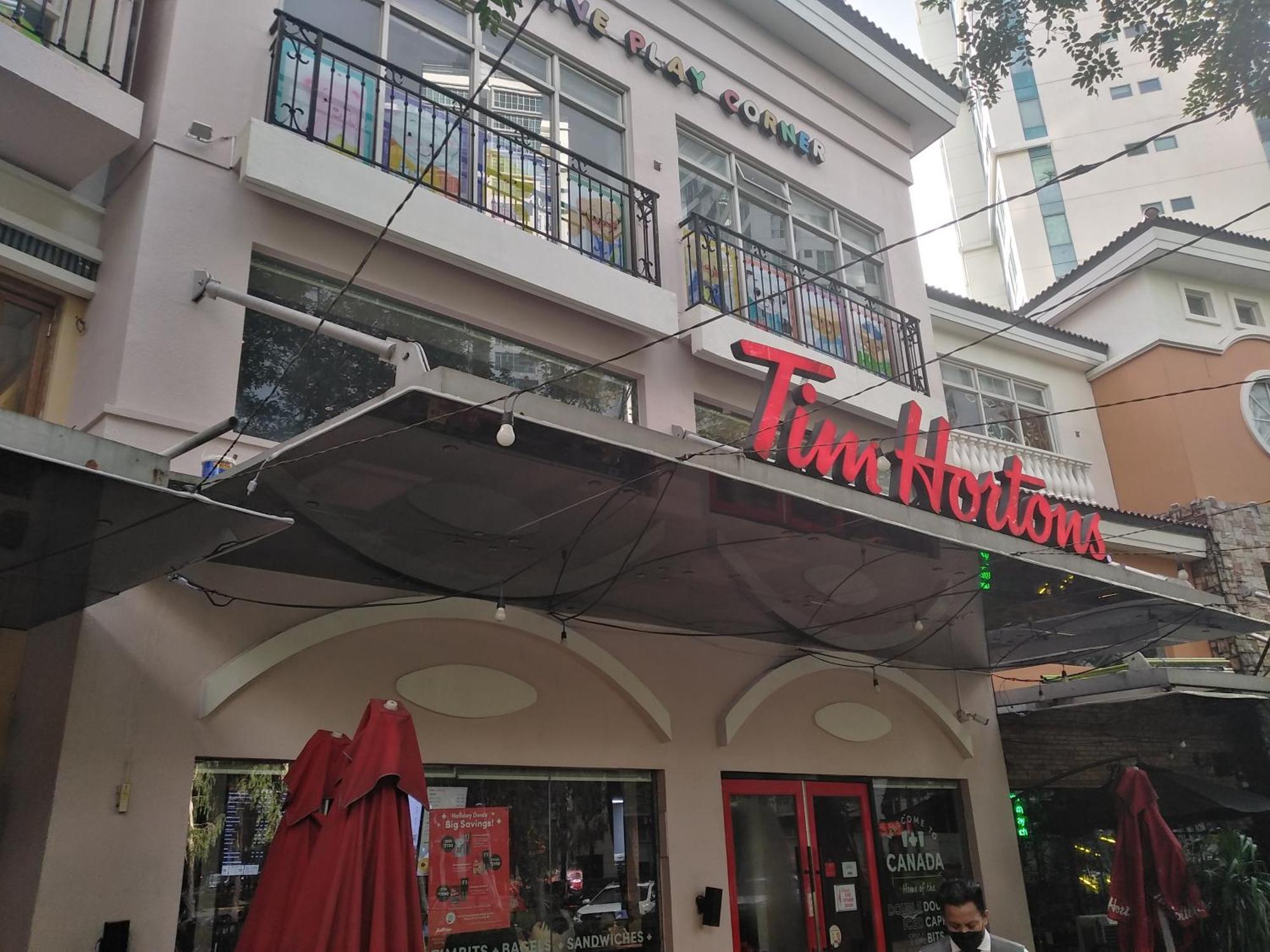 2 Bedrooms Units Forbes Area 5Th Avenue Bgc Center Manila Exterior photo